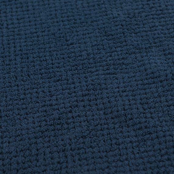 Полотенце для рук фактурное темно-синего цвета из коллекции Essential, 50х90 см, Tkano, изображение 5
